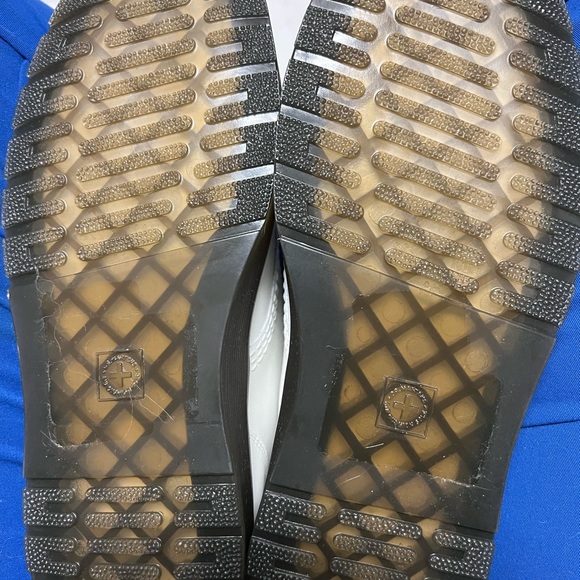 SOLD Dr. Martens boot NWT - Picture 4 of 4